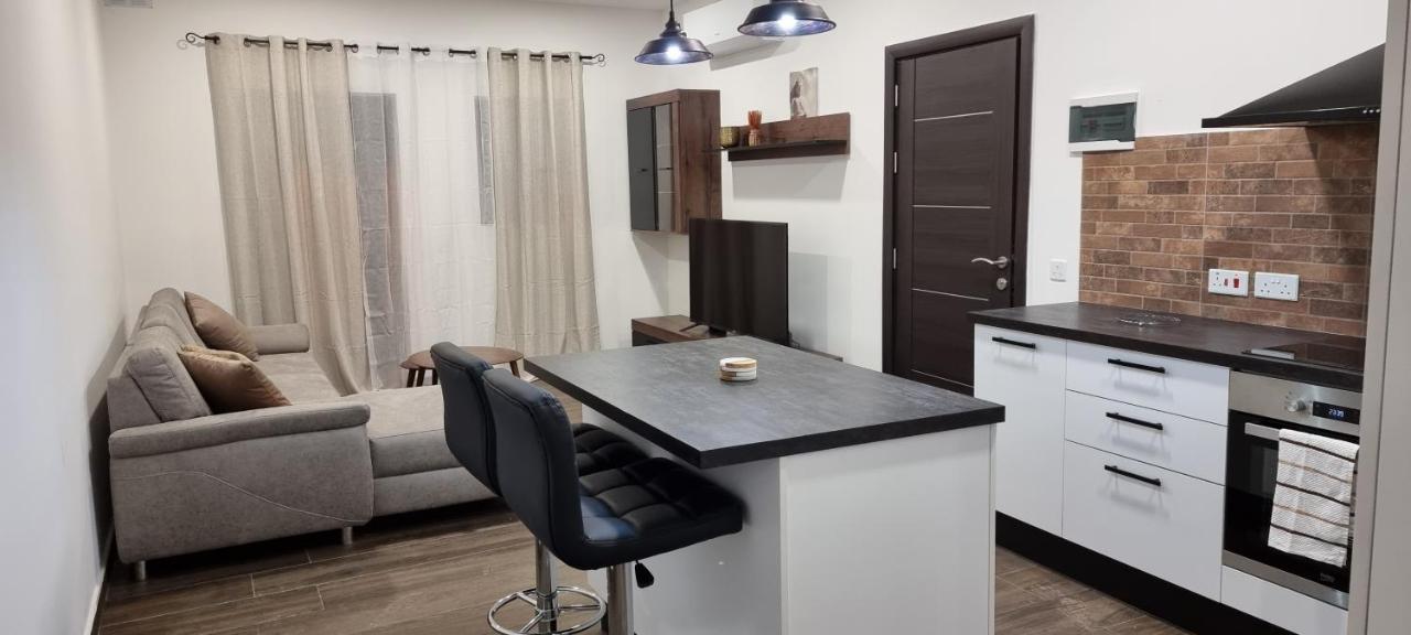 Enjoy And Relax Apartment Mosta Bagian luar foto
