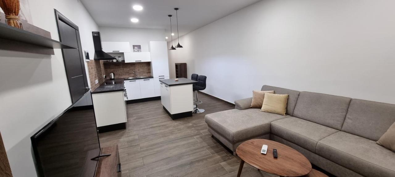 Enjoy And Relax Apartment Mosta Bagian luar foto